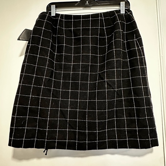 David N Wool Blend Black Windowpane Wrap Skirt Faux Leather Fringe Detail. 10. - Picture 2 of 15